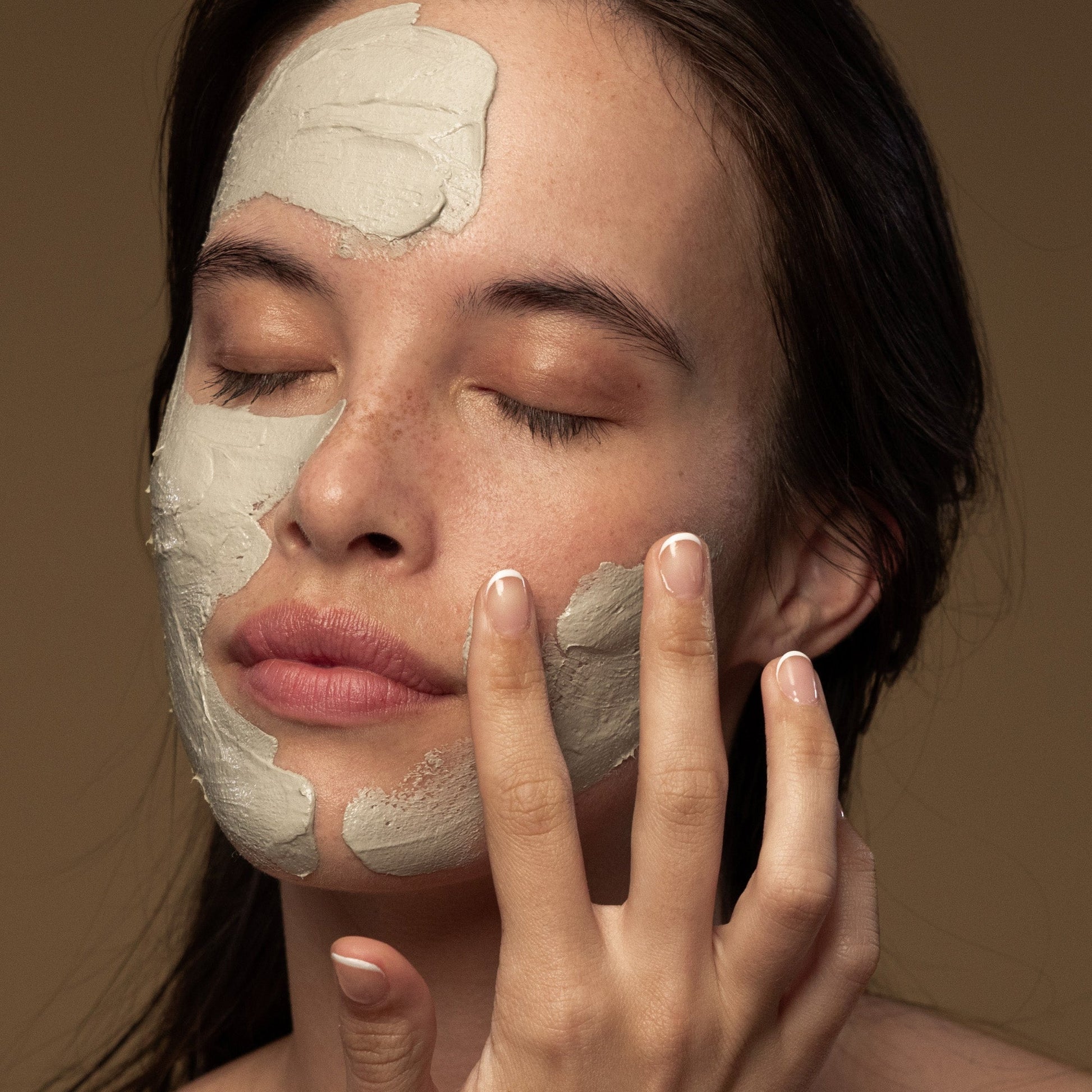 Halo Skin-Brightening Facial Mud Mask 75ml - Antipodes New Zealand